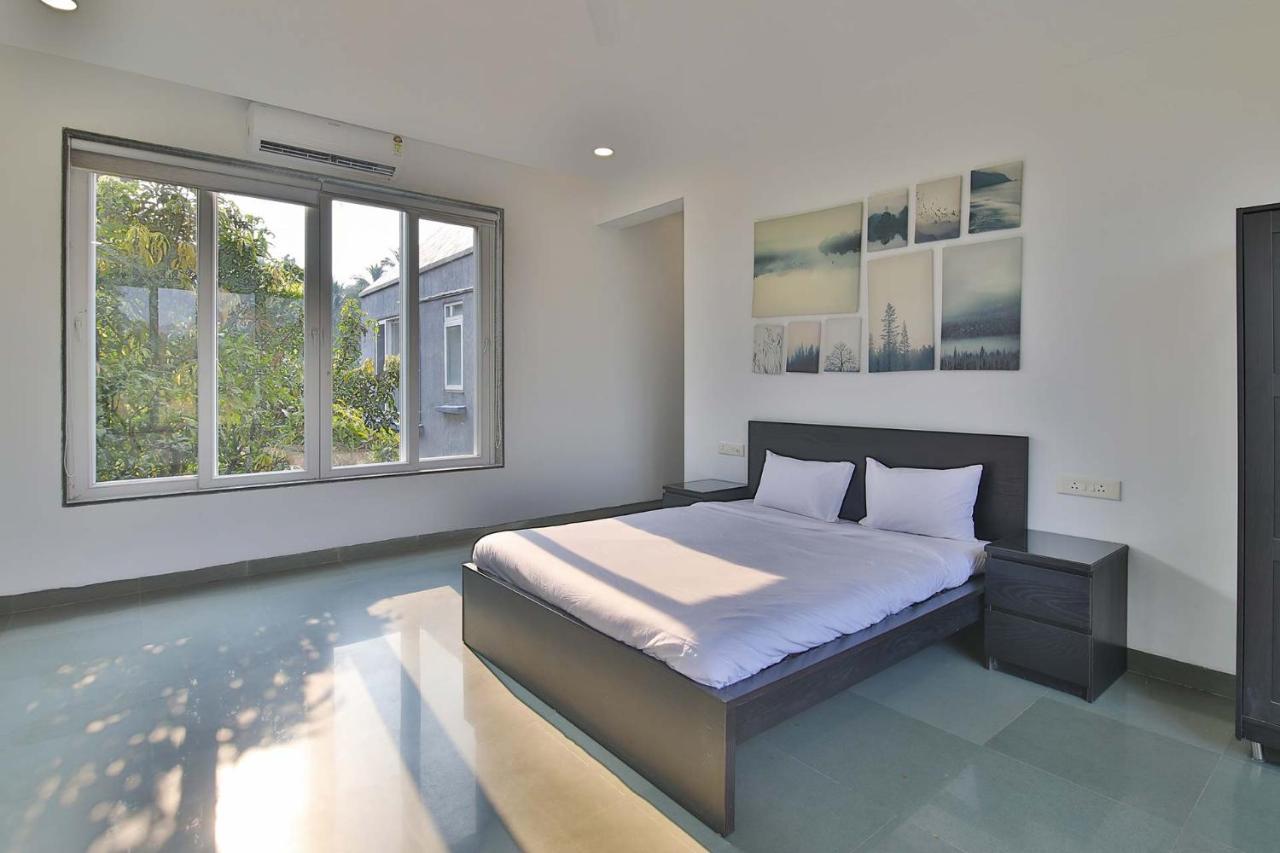 Twilight Grove By Stayvista - Pool- View Villa With Manicured Lawn, Contemporary Interiors & Home Theatre Karjat Extérieur photo